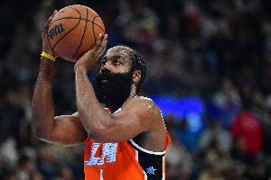 赚的都是辛苦钱!哈登场均时间35.9联盟第7 前6年纪都在28以下 赚的都是辛苦钱!哈登场均时间35.9联盟第7 前6年纪都在28以下