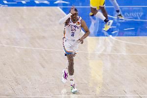 亚历山大谈杰伦威带伤作战：他就是个勇士 天生竞争者内心不服输