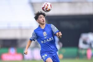 刘诚宇：和新疆队对抗蛮吃力 更多中超出场带来自信心的提升